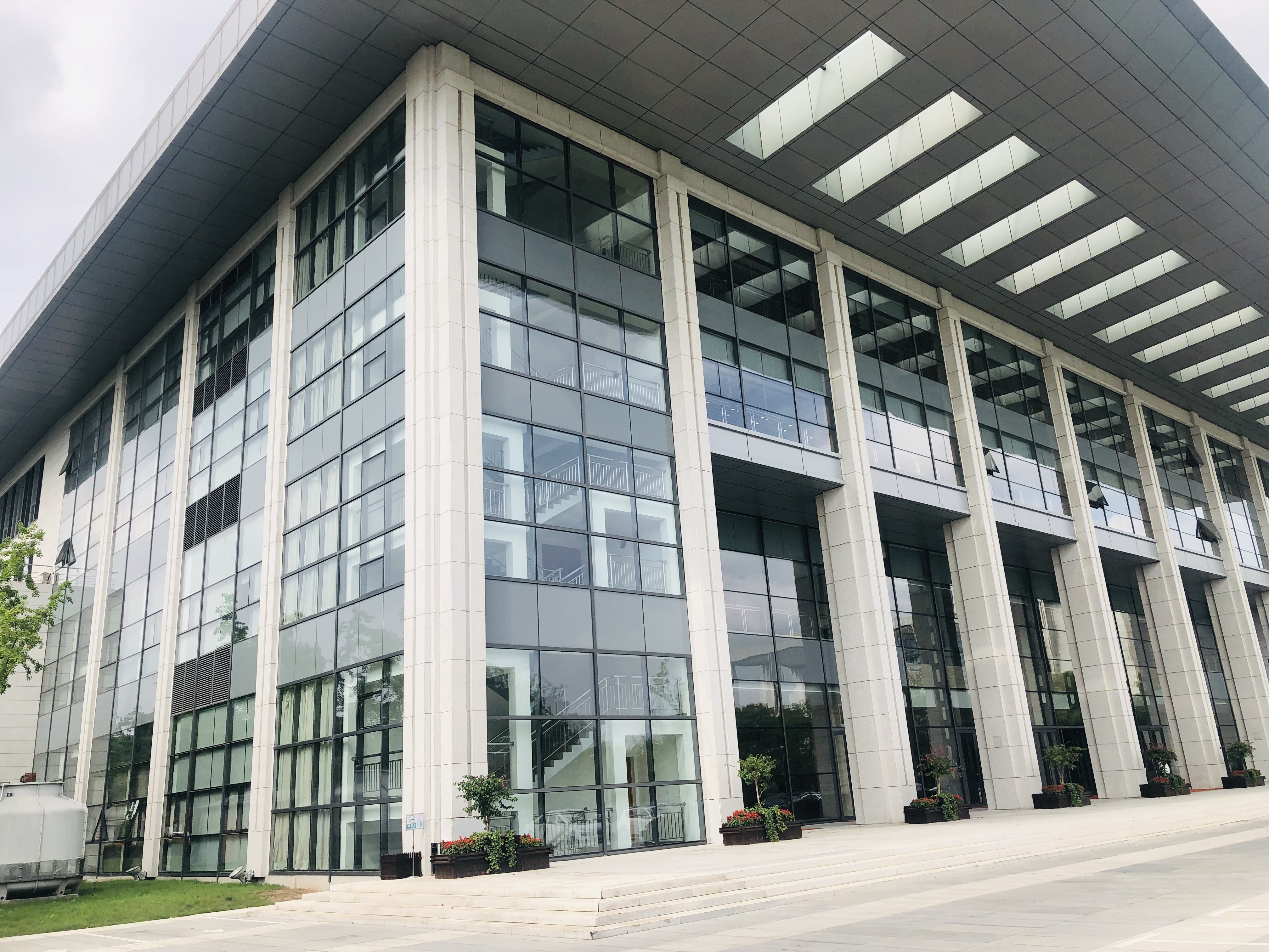 上海某有限公司6号楼玻璃幕墙安全性检测报告