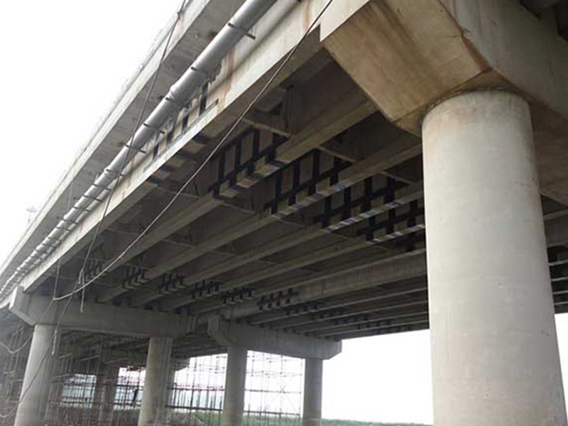 桥梁粘贴碳纤维加固